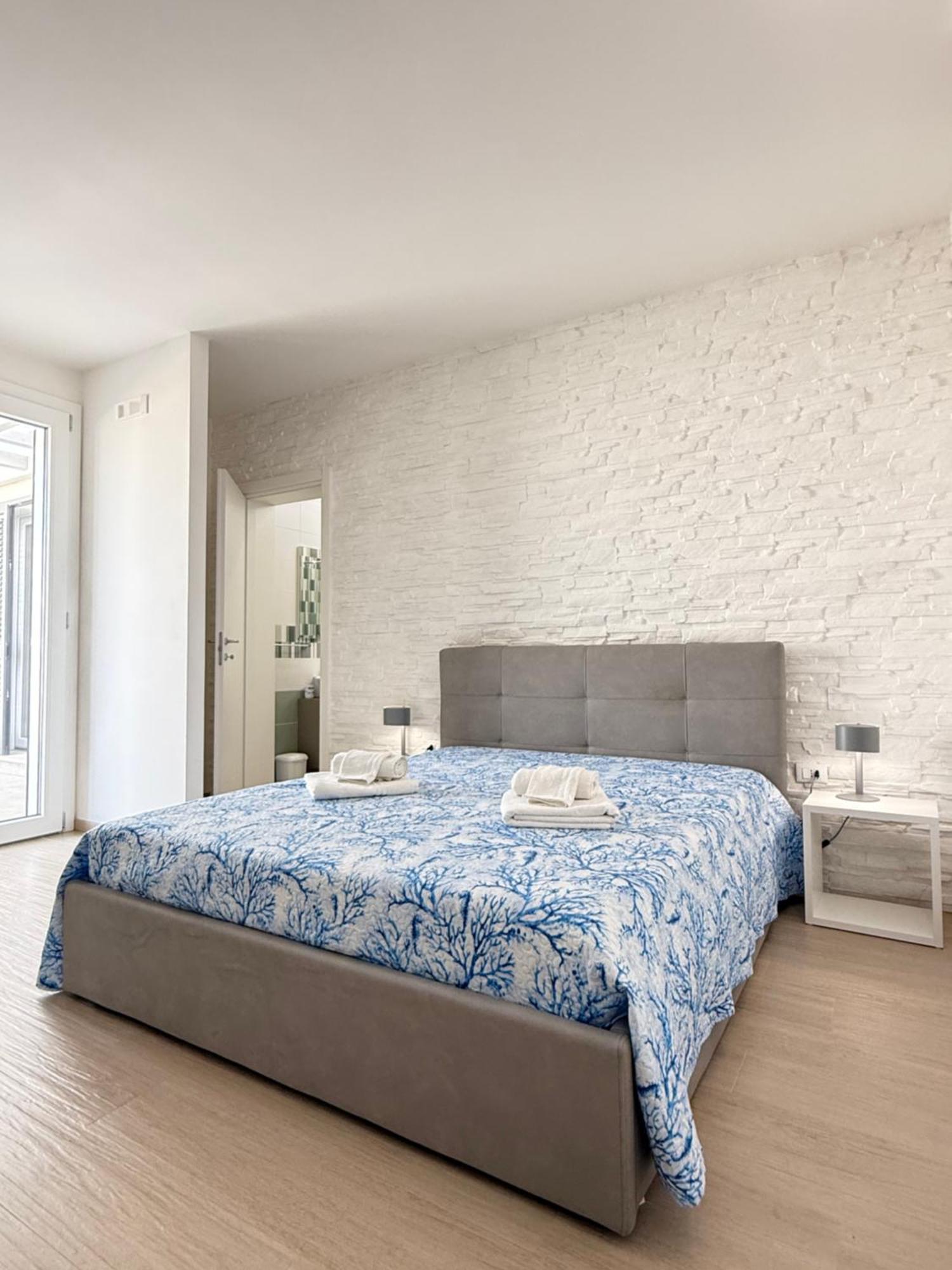 B&B Bianco Mediterraneo トッレ・オヴォ エクステリア 写真